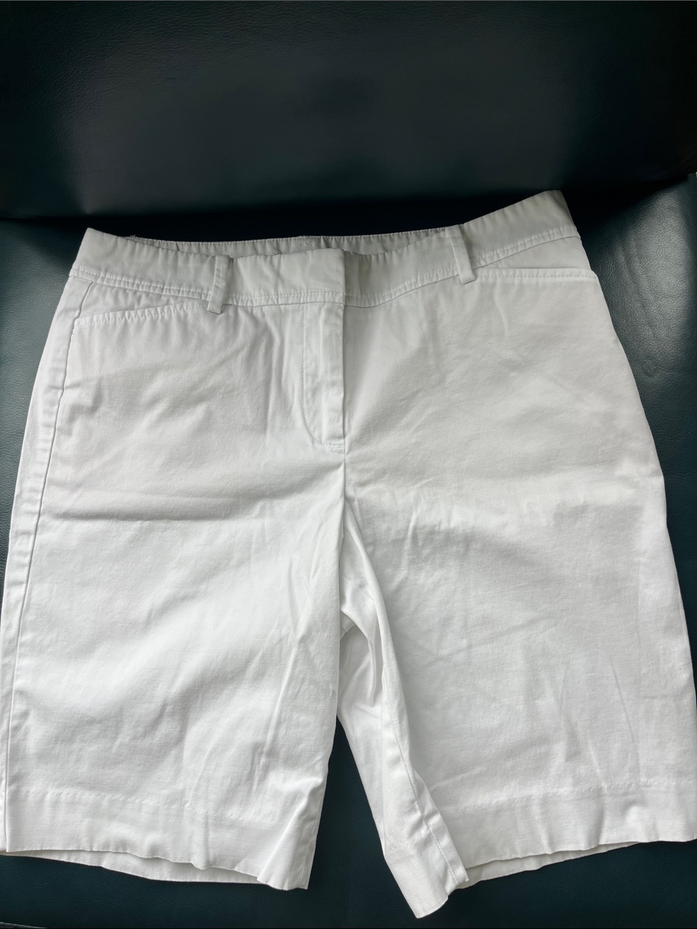 Talbots White Cotton/Spandex Bermuda “Perfect Shorts” size 8 Petite